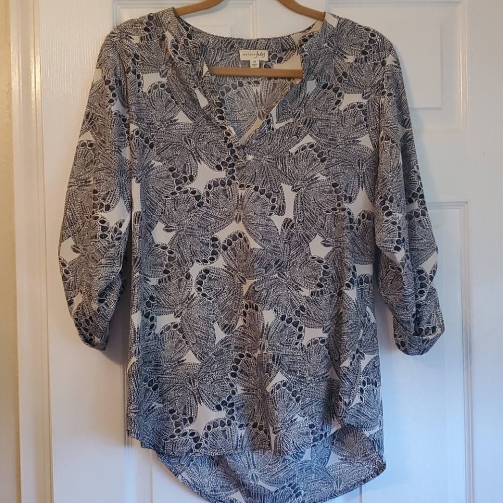 🦋 Woman's butterfly 🦋  blouse. M